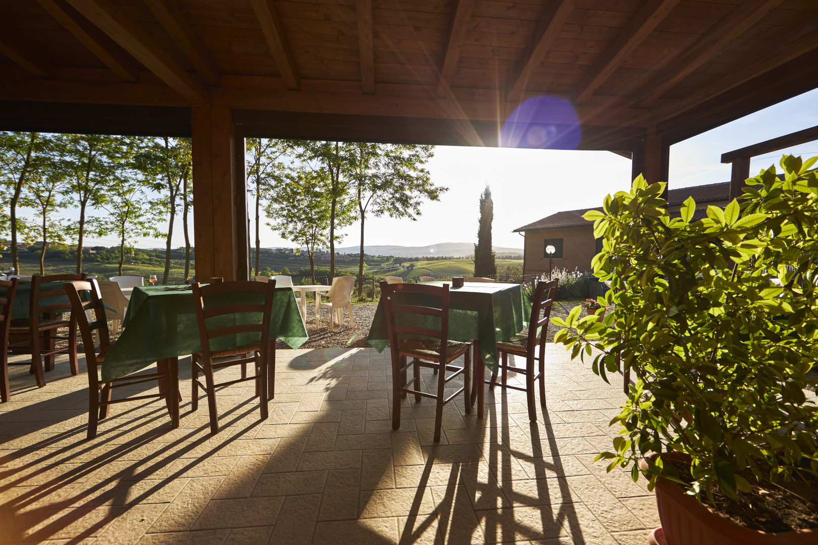 Ristorante all'aperto con veranda a Siena